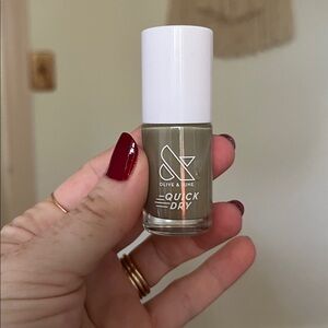 Olive & June Quick Dry  Nail Polish - Sagey